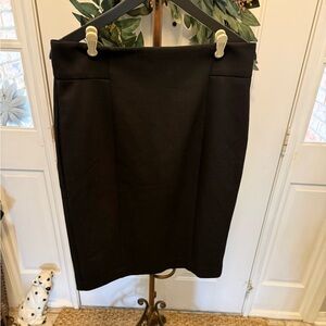 NWT Ann Taylor Seamed Pencil Skirt In Seasonless Stretch Classic Black 12